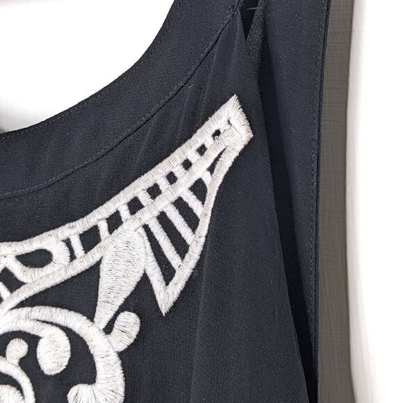 Embroidered Black & White Sleeveless Sheer V Back Cocktail Dress Size M - Picture 10 of 13